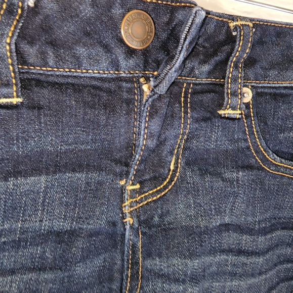 American Eagle Jean shorts distressed - Picture 2 of 7